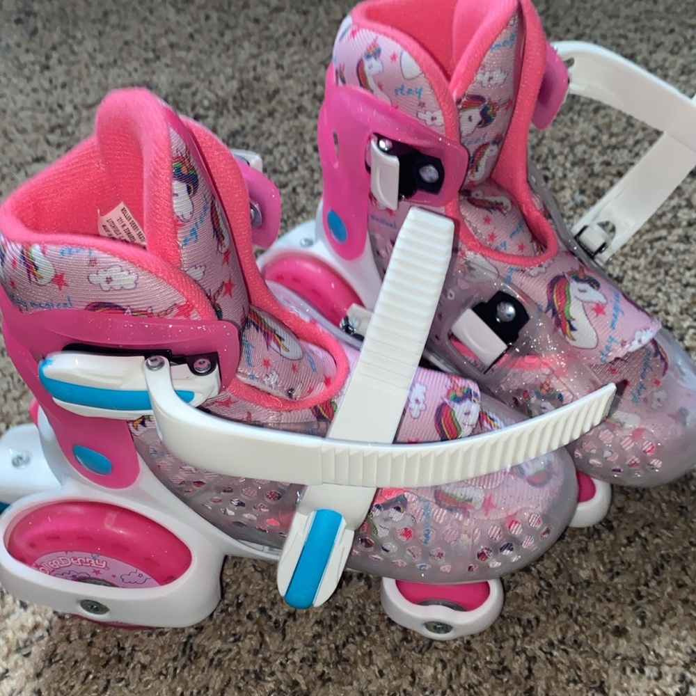 Like new! Girls adjustable roller skates